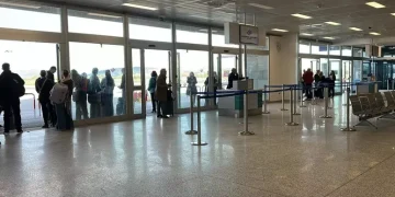 Allarme all’aeroporto di Alghero per uno spray urticante, evacuata la sala partenze