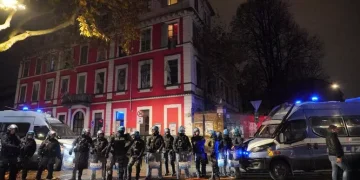 Blitz della polizia: perquisita la sede di Askatasuna