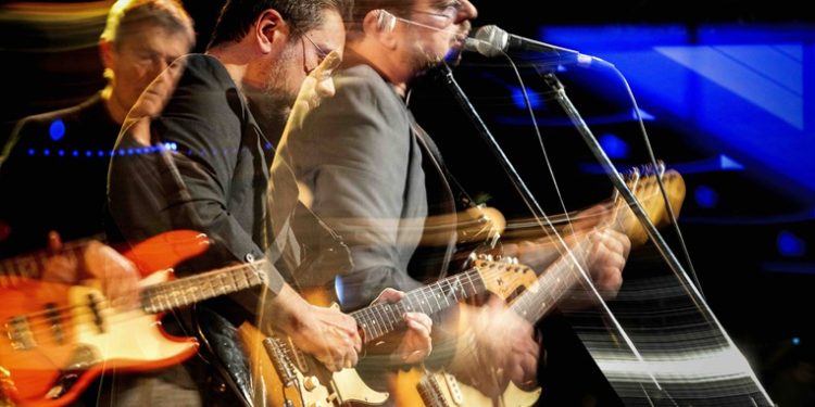 Il genio di Pino Daniele rivive per una notte al Massimo di Cagliari con “Blues for Pino”