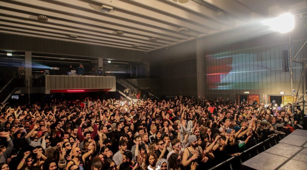 In disco si balla ma si fa anche il test per l’Hiv: il progetto al Link di Bologna