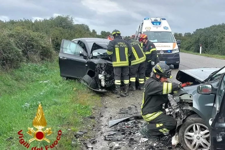 Due feriti, uno grave, nello scontro tra auto vicino Ghilarza