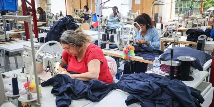 Istat, produzione industriale -1% a ottobre, cresce solo l’energia