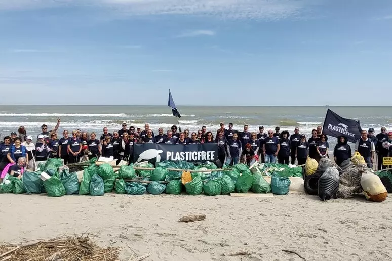 Oltre 47 tonnellate di rifiuti raccolti nel 2025, cinque i comuni Plastic free