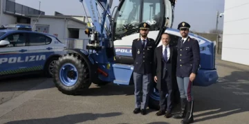 Sicurezza: consegnata la nuova pala gommata della Polizia per Milano-Cortina 2026