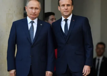 Russia, Putin pronto a dialogare con Macron