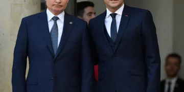 Russia, Putin pronto a dialogare con Macron