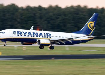 L’Antitrust multa Ryanair per 256 milioni: “Abuso di posizione dominante sulla vendita dei biglietti”