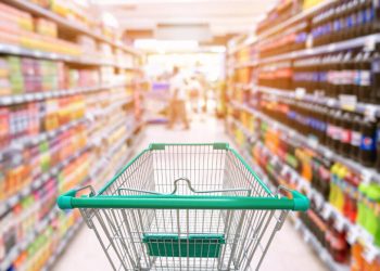 Reintegrato il cassiere del supermercato licenziato dopo il ‘test del carrello’