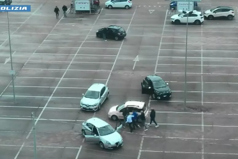 Truffa 200mila euro ad anziano, arrestato mentre prende i soldi