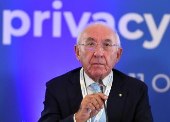 Perquisizioni della Gdf nella sede del Garante della Privacy