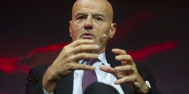 Pronti gli “sciacalli” a spolpare il Venezuela, l’Ad di Eni Descalzi alla Casa Bianca da Trump