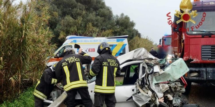 Grave incidente sulla SS 130: un ferito trasportato in ospedale