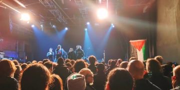 La band americana Earth non vuole la bandiera palestinese e il TPO di Bologna annulla il live