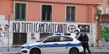 Acca Larentia, aggressione a 4 militanti di Gioventù nazionale: nel commando una decina a volto coperto