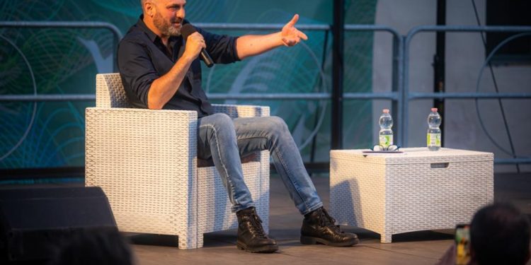 Speciale “Dietro le pagine – Festival Letterario Neanche gli Dei”: Stefano Mini