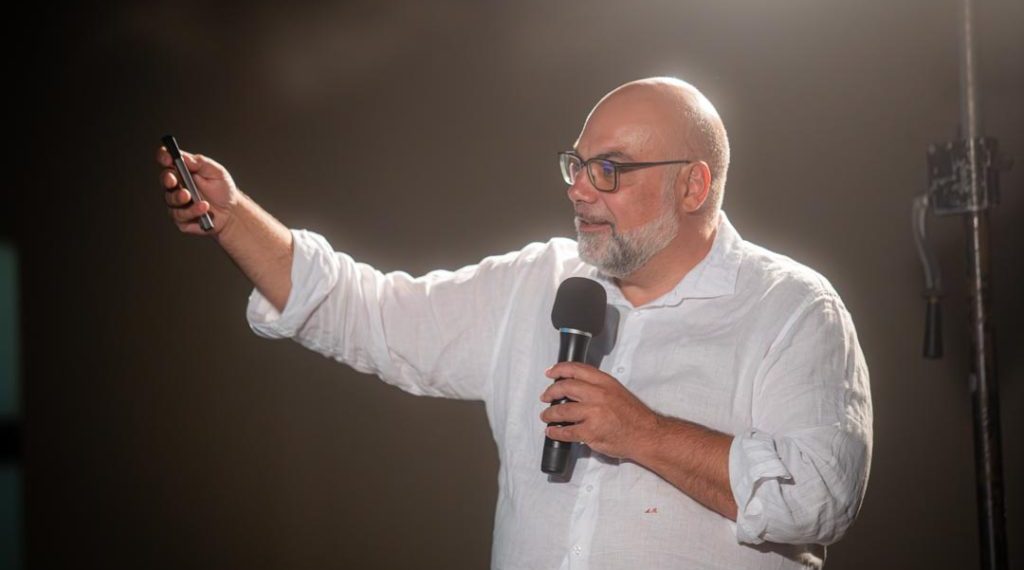 Speciale “Dietro le pagine – Festival Letterario Neanche gli Dei”: Armando Rossi