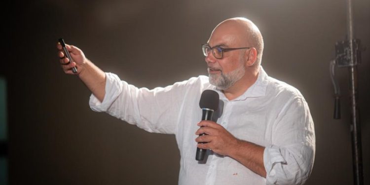 Speciale “Dietro le pagine – Festival Letterario Neanche gli Dei”: Armando Rossi