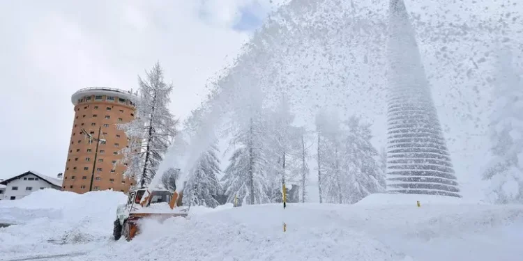 Irregolarità antincendio, sequestrata Torre Rossa a Sestriere