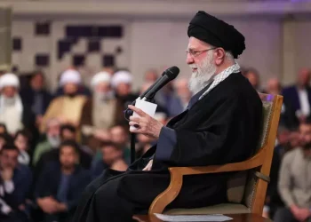 Khamenei, ‘spezzeremo la schiena ai sediziosi’