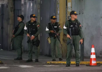 La Colombia schiera l’esercito alla frontiera col Venezuela