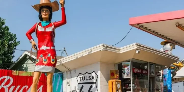 La mitica Route 66 compie cento anni