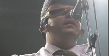 Fantasanremo 2026, “Scapezzolate” di TonyPitony è il brano scelto come sigla ufficiale