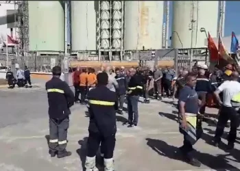 Sider Alloys, marcia su Cagliari dei lavoratori in mobilità