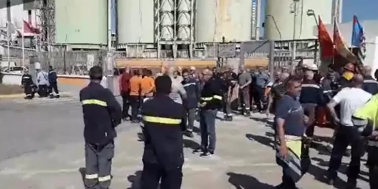 Sider Alloys, marcia su Cagliari dei lavoratori in mobilità