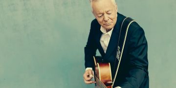 Tappa a Cagliari per il tour di Tommy Emmanuel: il grande chitarrista australiano in concerto il 7 febbraio alla Fiera