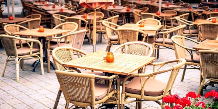 Alghero: Bar e Ristoranti, avviso per la procedura di concessione di suolo pubblico