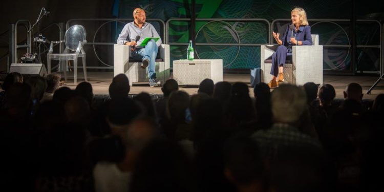 Speciale “Dietro le pagine – Festival Letterario Neanche gli Dei”: Elena Basile