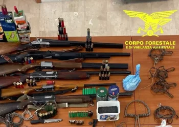 In casa munizioni, polvere da sparo e selvaggina, bracconiere arrestato a Sarroch