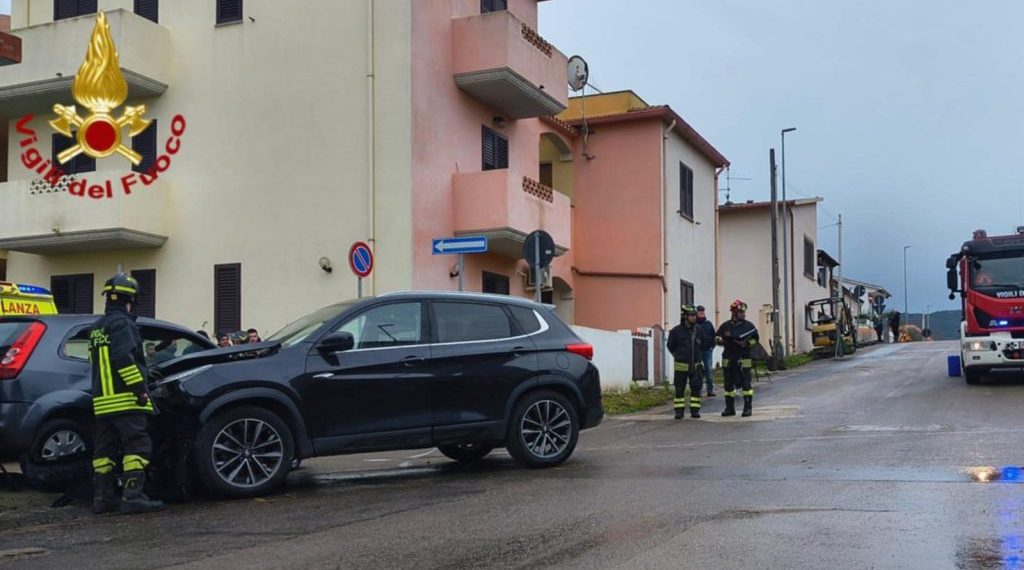 Frontale a Valledoria: due persone gravemente ferite