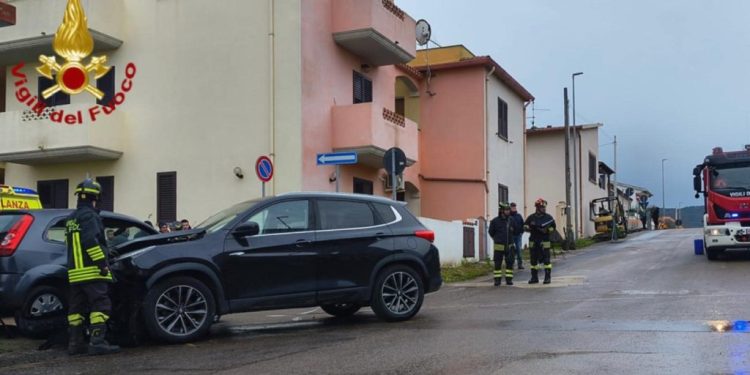 Frontale a Valledoria: due persone gravemente ferite