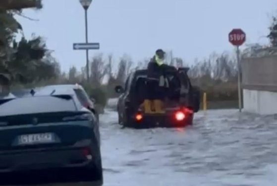 Paura a Capoterra, gravi danni e allagamenti sul litorale