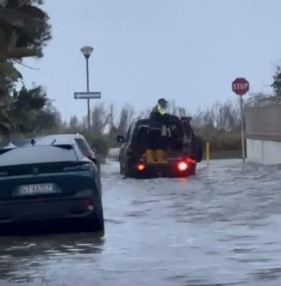 Paura a Capoterra, gravi danni e allagamenti sul litorale
