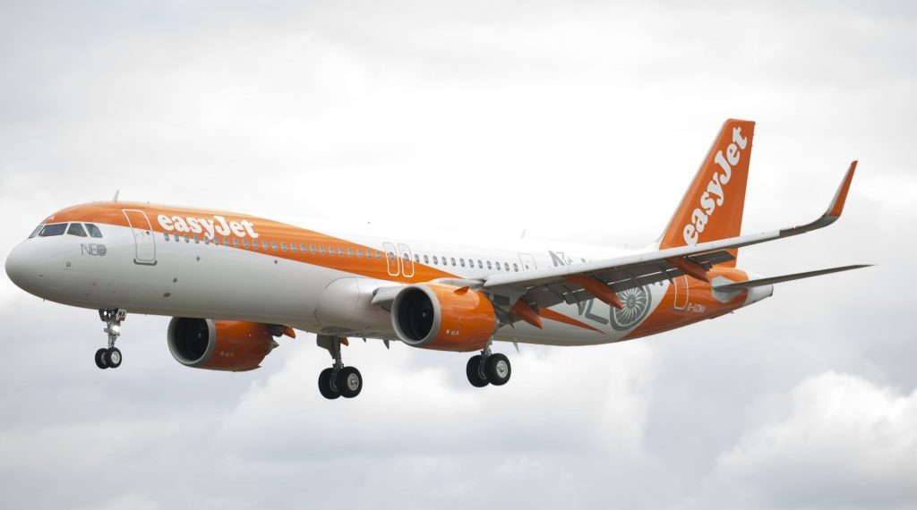 EasyJet amplia il network estivo 2026, da Cagliari nuove rotte per Bordeaux e Nizza