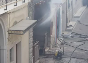 Esplode un edificio nel Barese, individuati i corpi dei due anziani morti sotto  le macerie