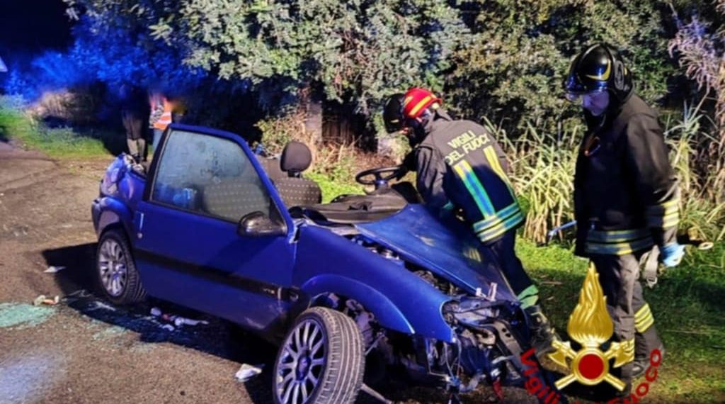 Scontro tra due auto a San Sperate: un uomo in gravi condizioni