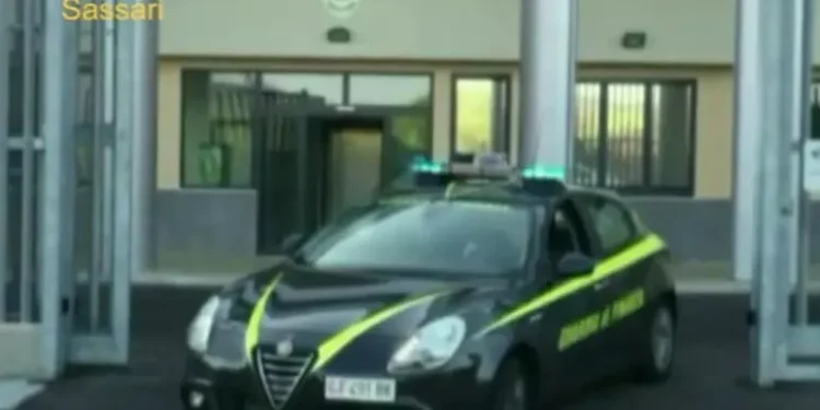 Controlli Gdf nelle festività, borse e orologi contraffatti sequestrati a Olbia