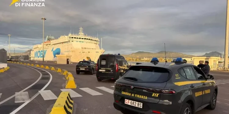 Sbarca a Olbia con 23 kg di cocaina per 2,5 milioni di euro, arrestato