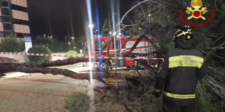 Maltempo, 2.800 interventi dei vigili del fuoco tra Sardegna, Sicilia e Calabria