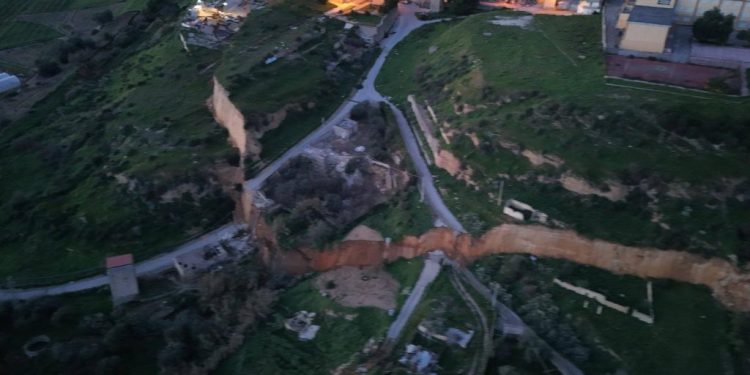 Protezione civile Sicilia, evacuate 500 persone per frana a Niscemi