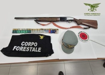 A caccia con il porto d’arma scaduto da tre anni: denuncia e sequestro dell’arma