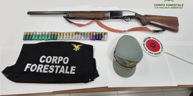 A caccia con il porto d’arma scaduto da tre anni: denuncia e sequestro dell’arma