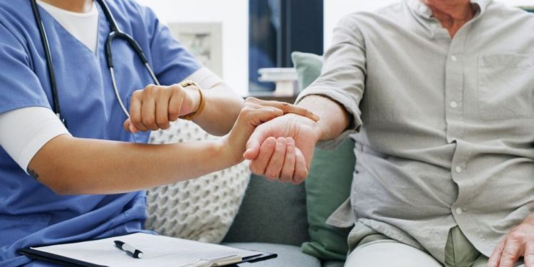 Assistenza domiciliare integrata: Sardegna oltre l’obiettivo PNRR. Raggiunto l’11,28% di presa in carico al 31 dicembre 2025