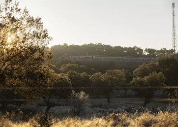 Incidente ferroviario in Catalogna, morto il macchinista