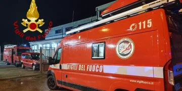 Cede il tetto di una palazzina, evacuate sei famiglie a Sassari