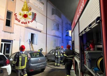 Paura a Sassari, incendio in un’abitazione: due persone in ospedale