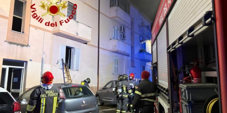 Paura a Sassari, incendio in un’abitazione: due persone in ospedale